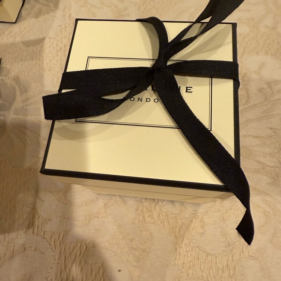 Jo Malone English Pear & Sweet Pea along with gift set - Picture 15 of 15